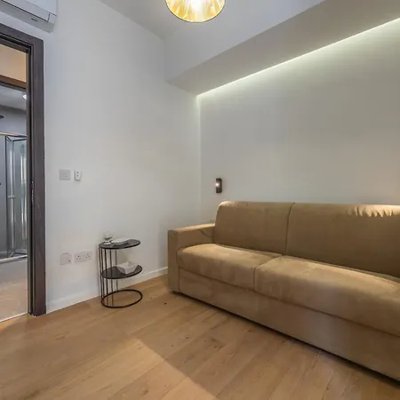 Traditional 2br Stylish Townhouse With Maltese Balcony - Close To Triton Fountain Valletta, Sliema & Saint Julians Апартаменты Валетта