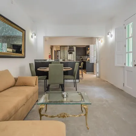 Traditional 2br Stylish Townhouse With Maltese Balcony - Close To Triton Fountain Valletta, Sliema & Saint Julians Apartment