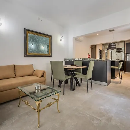 Traditional 2br Stylish Townhouse With Maltese Balcony - Close To Triton Fountain Valletta, Sliema & Saint Julians *